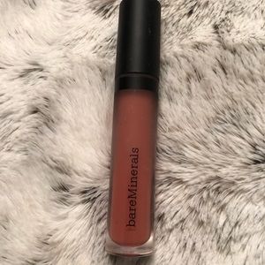 Bareminerals Liquid Lipstick in weekend
